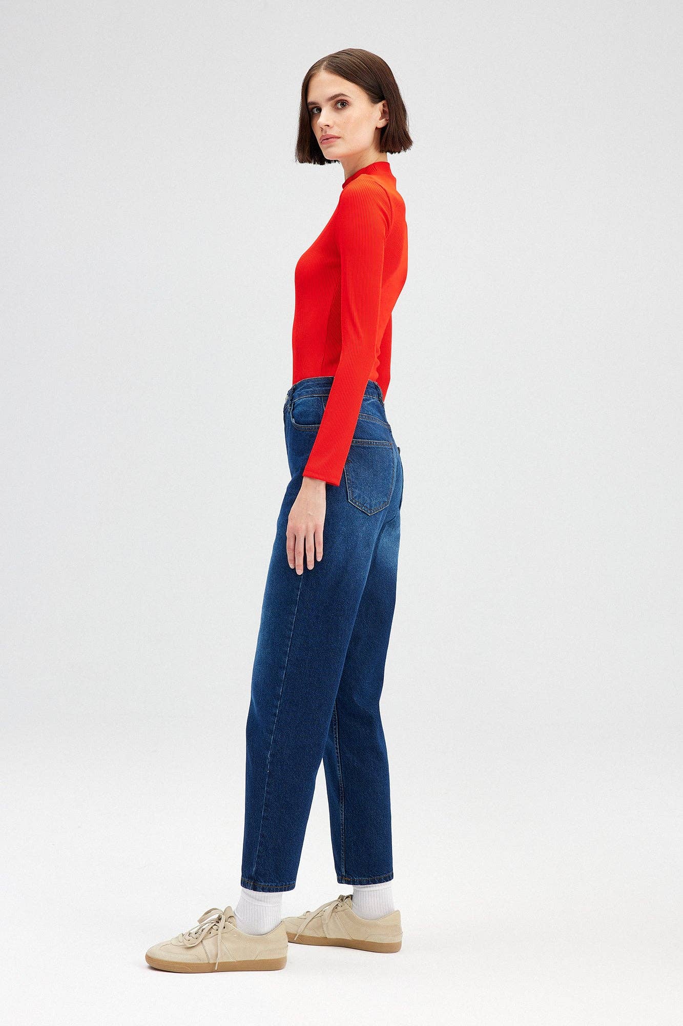 MOM FIT DENIM TROUSERS