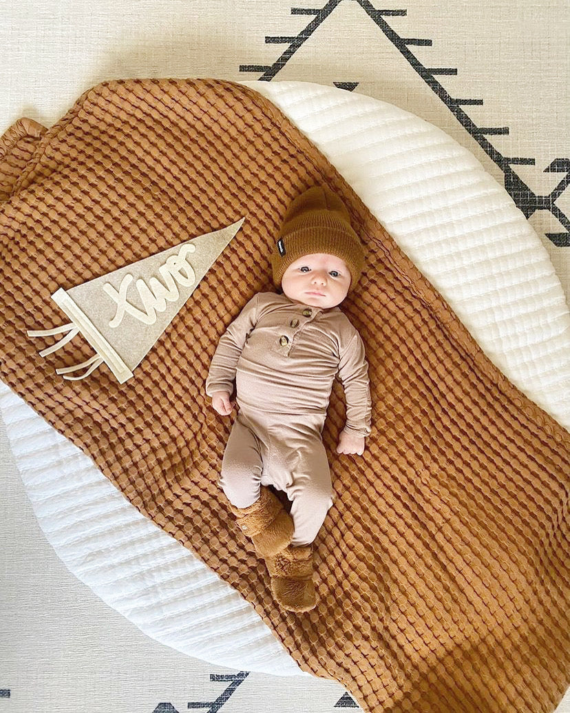 Monthly Milestone Pennant // beige with cream, cursive numbers