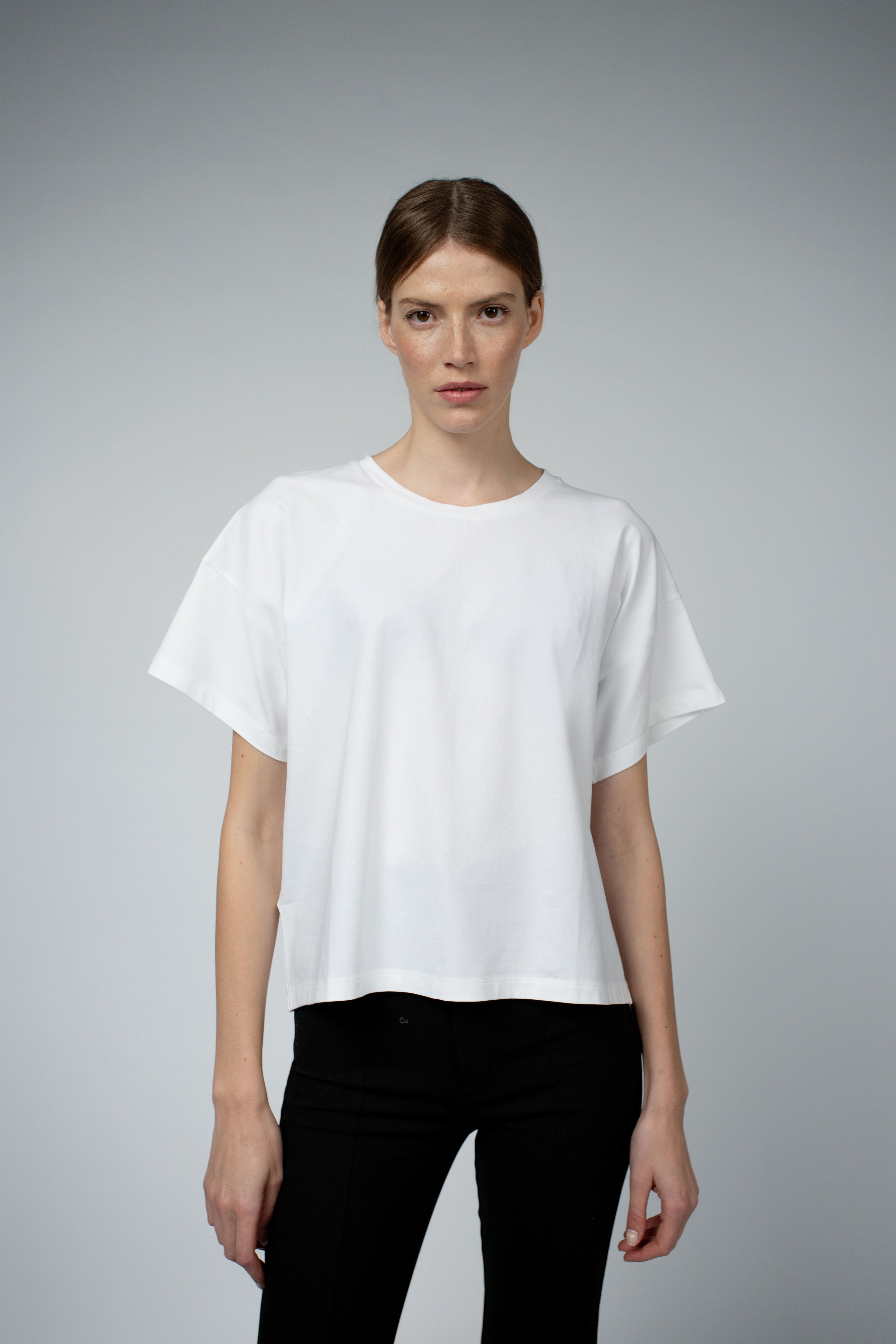 BEVIN ORGANIC COTTON BOYFRIEND T-SHIRT IN WHITE