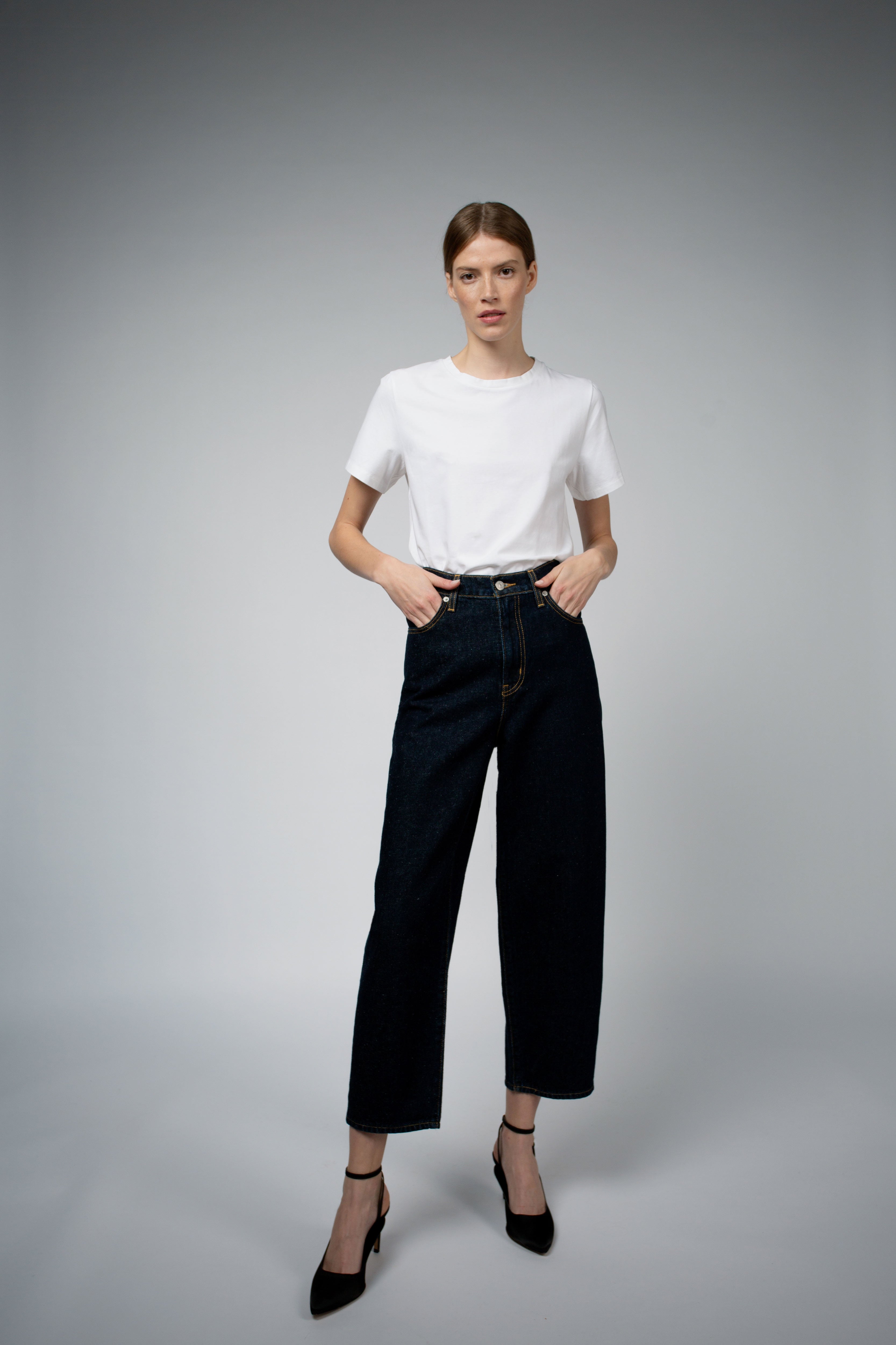 ADRY ORGANIC COTTON CREW NECK T-SHIRT IN WHITE