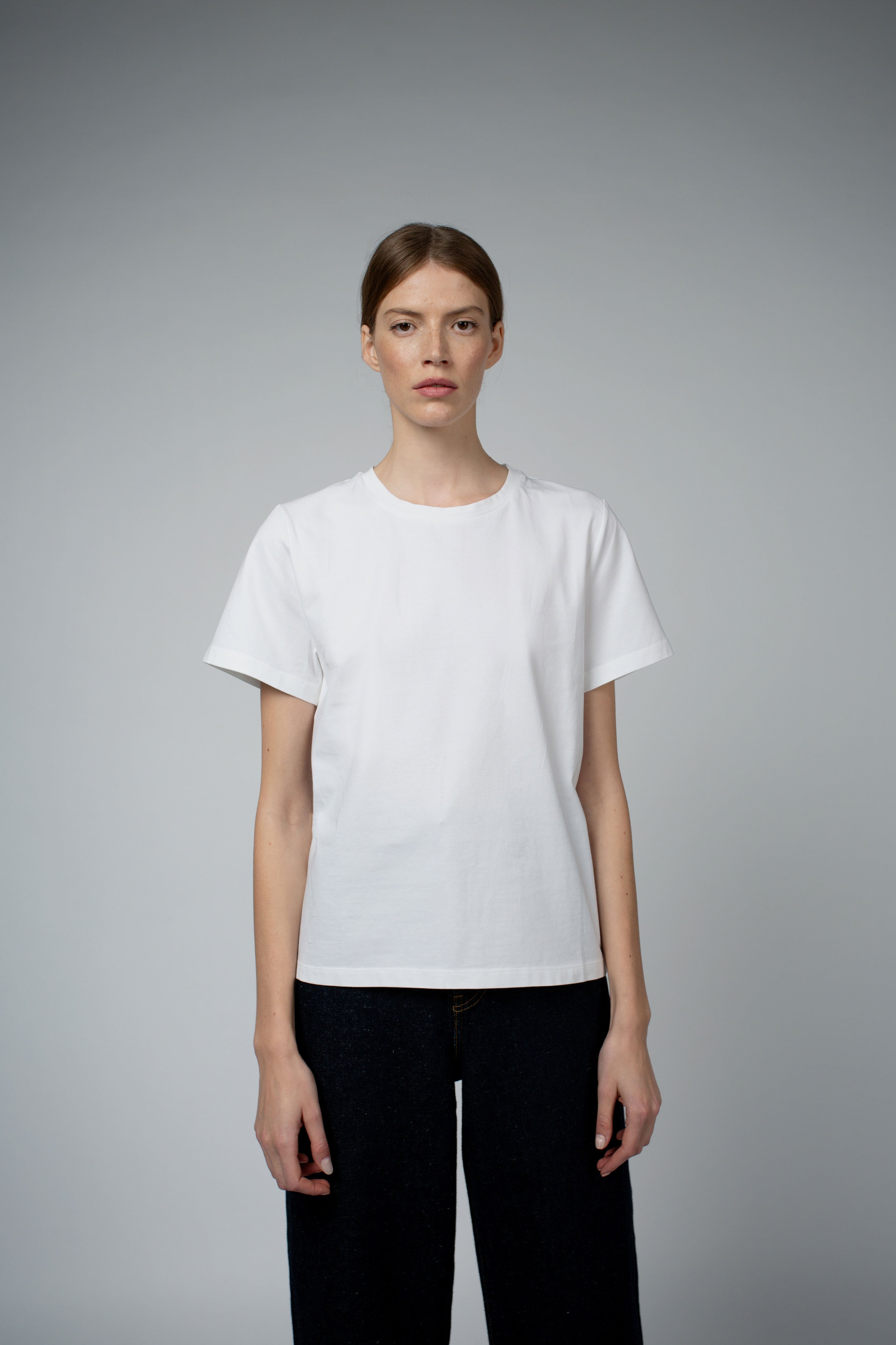ADRY ORGANIC COTTON CREW NECK T-SHIRT IN WHITE