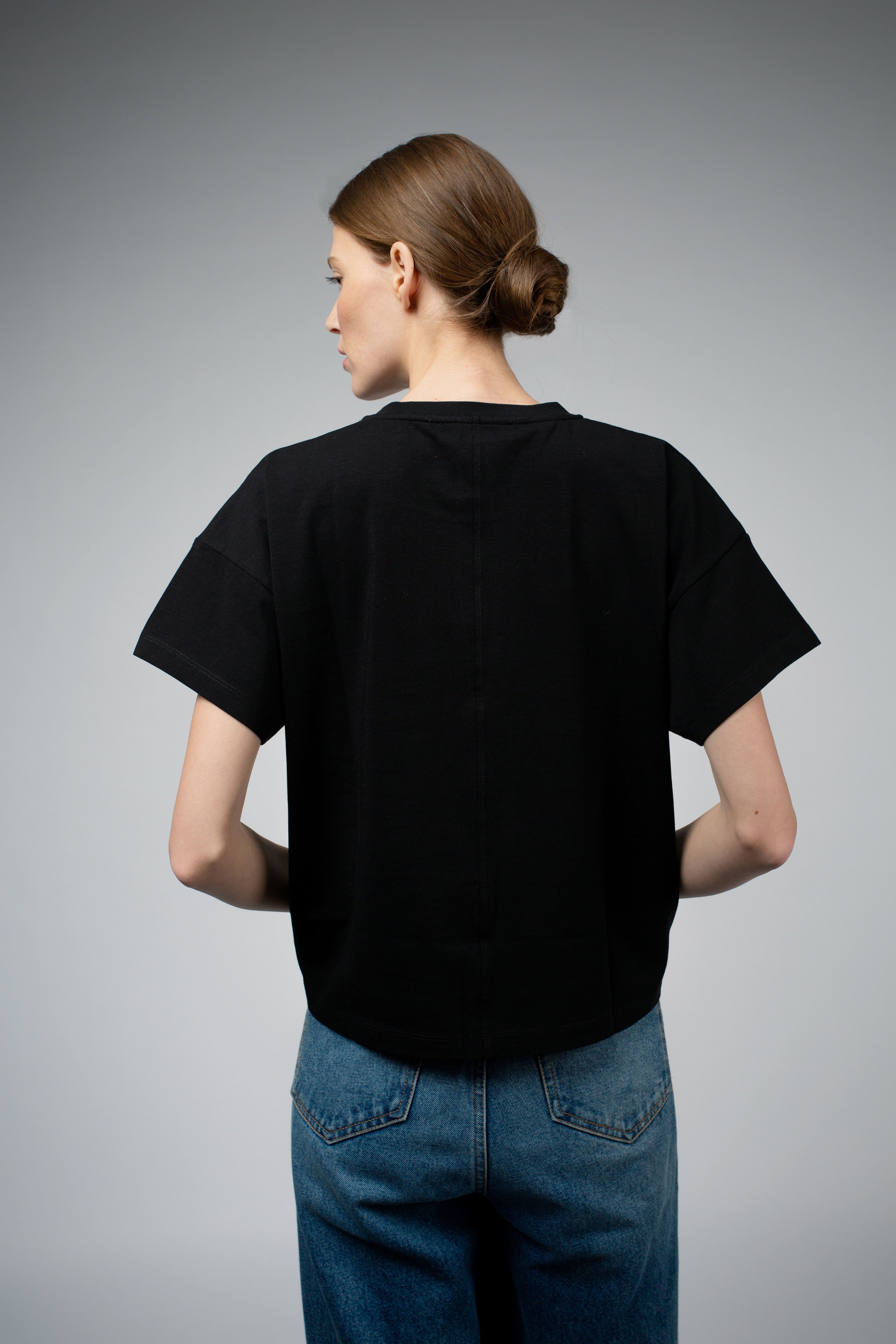 BEVIN ORGANIC COTTON BOYFRIEND T-SHIRT IN BLACK