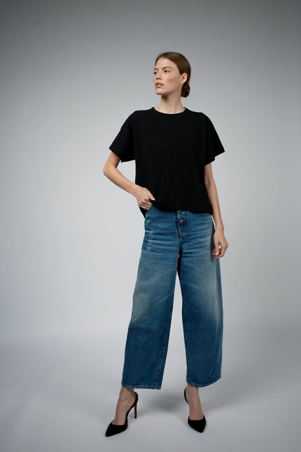 BEVIN ORGANIC COTTON BOYFRIEND T-SHIRT IN BLACK