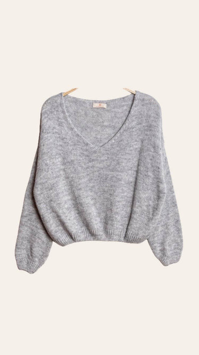 V-neck crop sweater with a tight hem